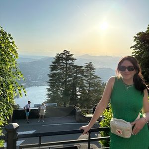 Meet your Posher, Julie